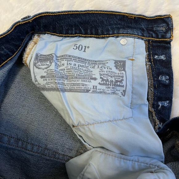 Levi’s Jean Shorts - Picture 4 of 5